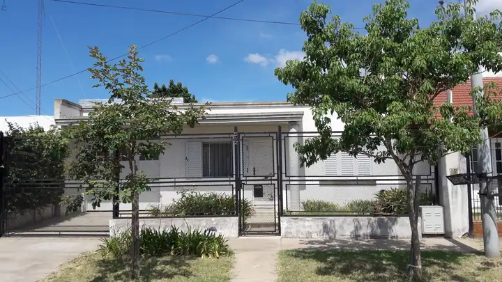 QUIROGA N° 512, CASA, ENTRE ROCA Y ALVEAR — foto 2