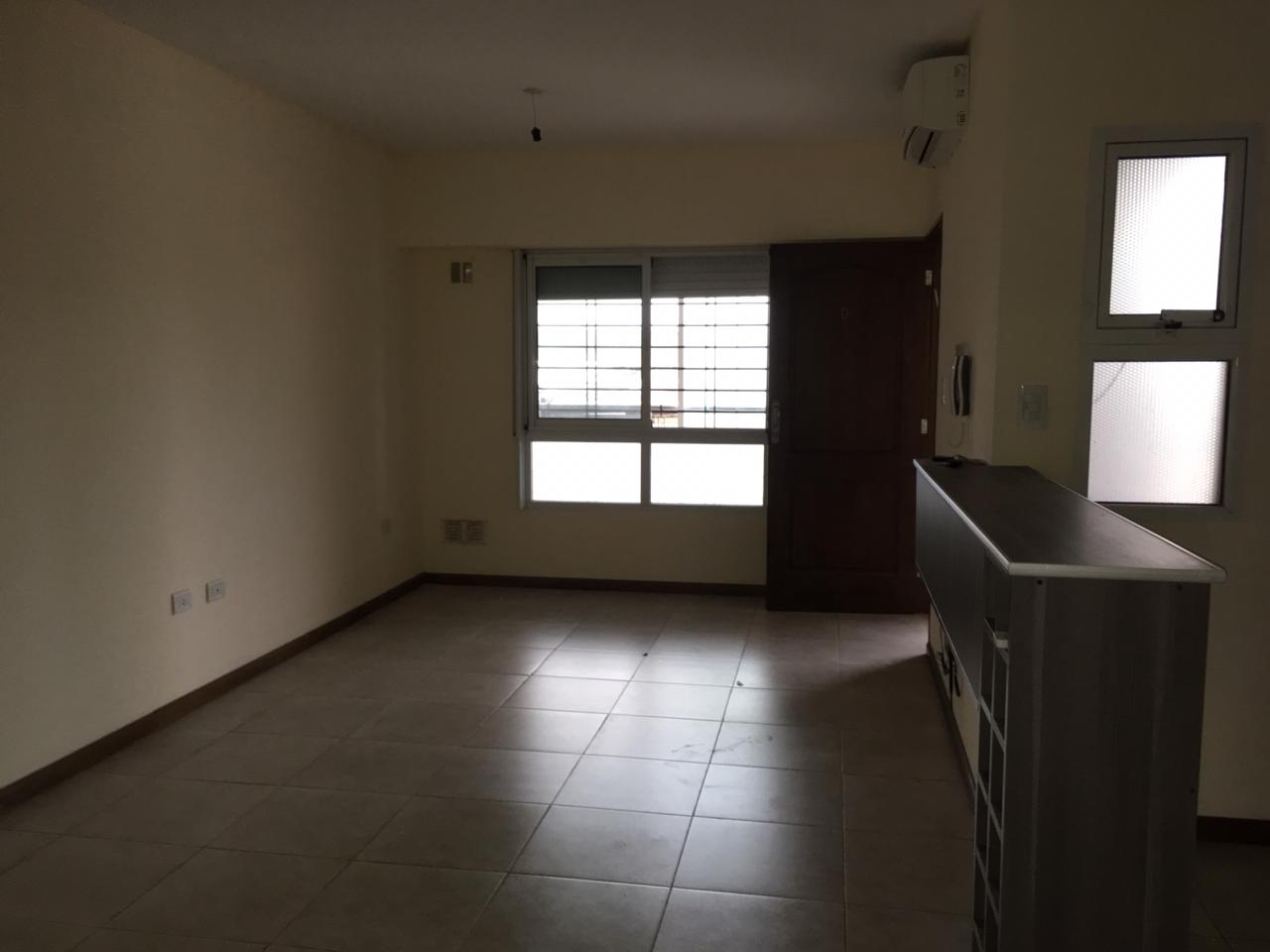 CHACABUCO 195, con cochera, esquina Leon Guruciaga — foto 109