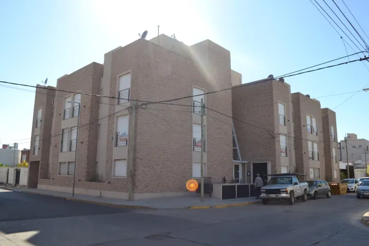 CHACABUCO 195, con cochera, esquina Leon Guruciaga — foto 27