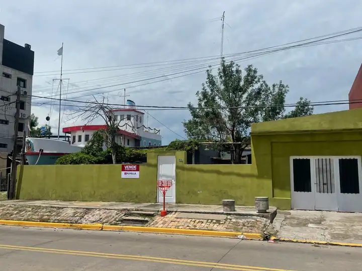 JOSE INGENIEROS N° 78 CASA, ENTRE SARMIENTO Y GUARDIA NACIONAL
