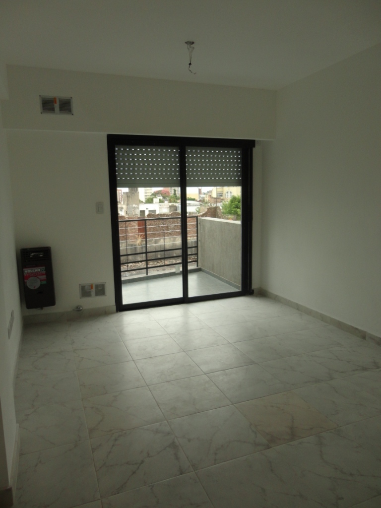 AMEGHINO 260 PISO 3 DEPTO C con cochera, entre Almafuerte y Bolívar