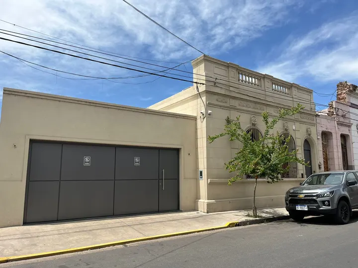 PELLEGRINI 386 - IMPECABLE ESTADO, CASA — foto 36