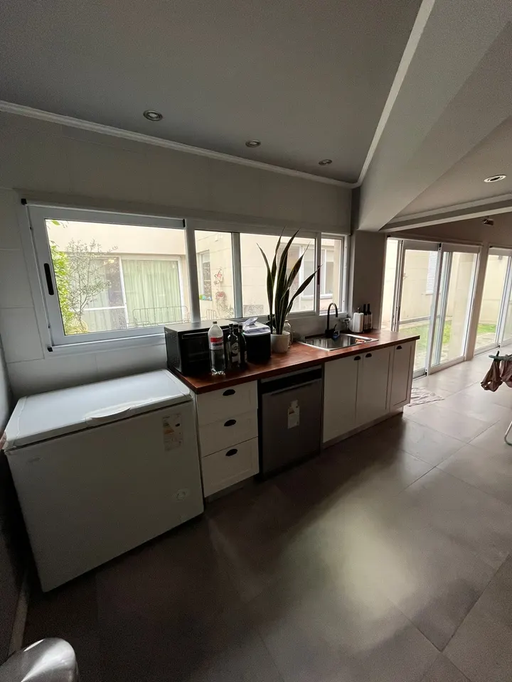 PELLEGRINI 386 - IMPECABLE ESTADO, CASA — foto 34