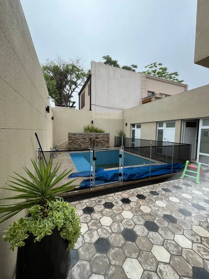 PELLEGRINI 386 - IMPECABLE ESTADO, CASA — foto 35