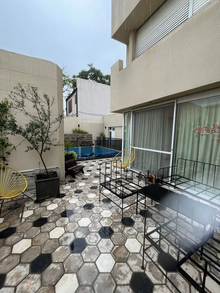 PELLEGRINI 386 - IMPECABLE ESTADO, CASA — foto 30