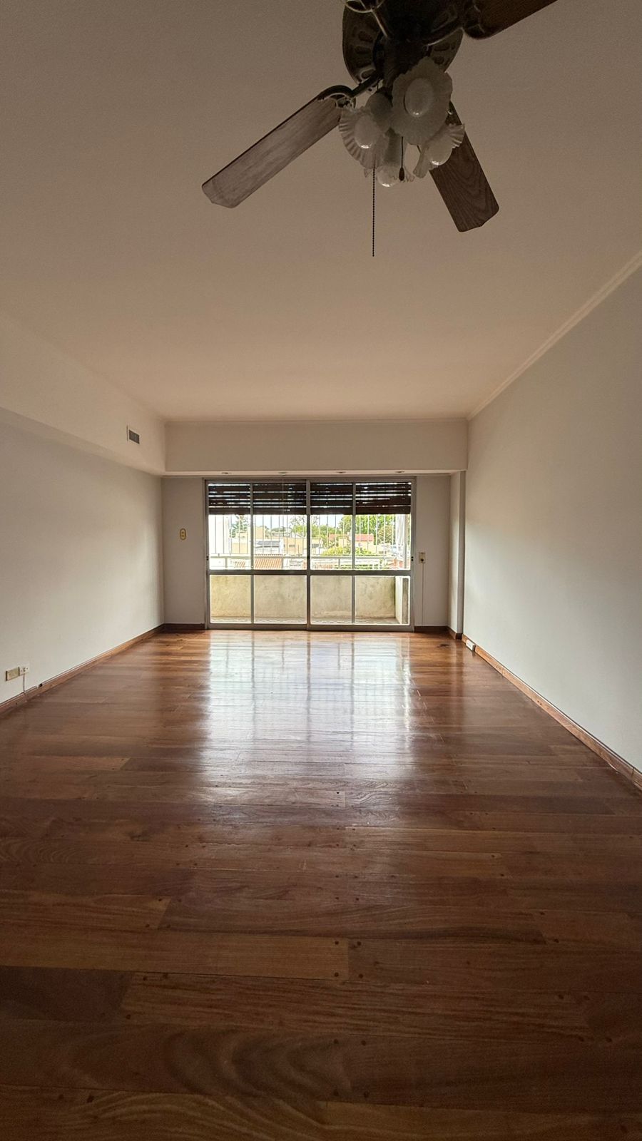 AMEGHINO N° 27 PISO 2 – CON COCHERA, SOLO USO VIVIENDA — foto 2