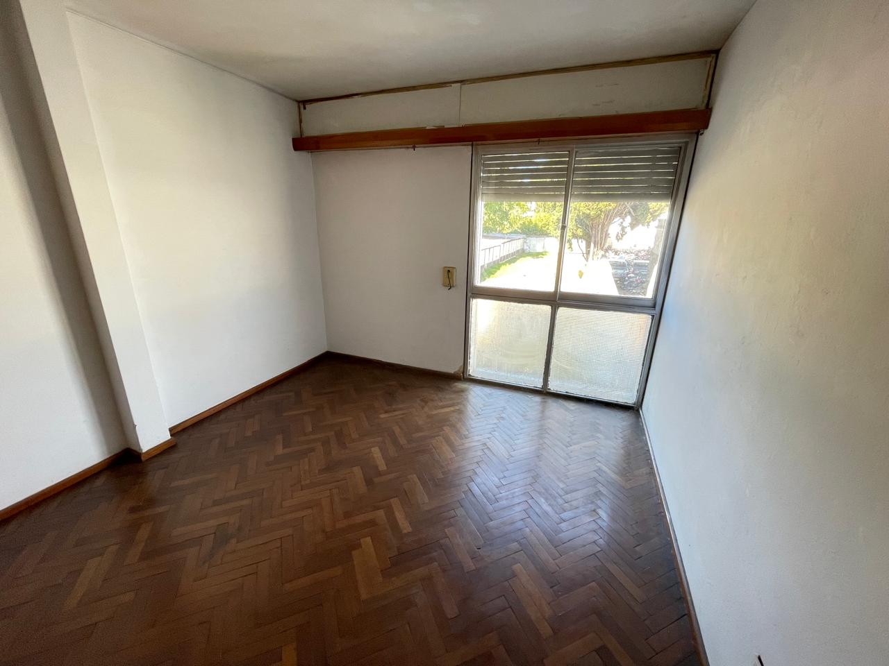 RIVADAVIA 73, entre Pellegrini y Garibaldi — foto 36