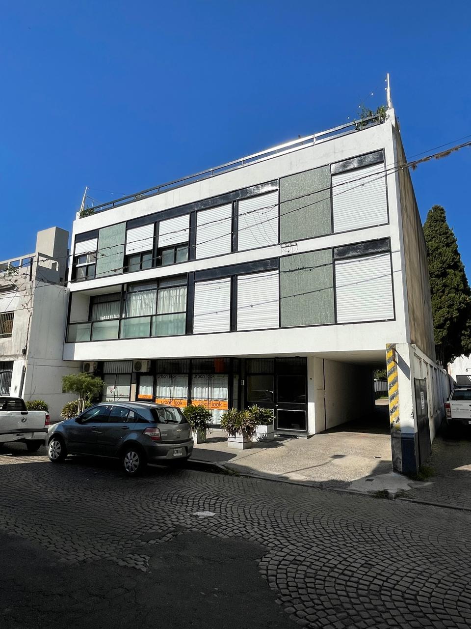 RIVADAVIA 73, entre Pellegrini y Garibaldi — foto 22
