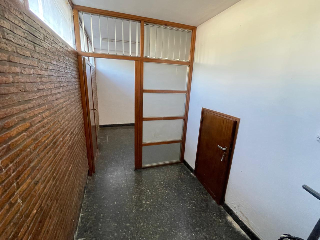 RIVADAVIA 73, entre Pellegrini y Garibaldi — foto 16