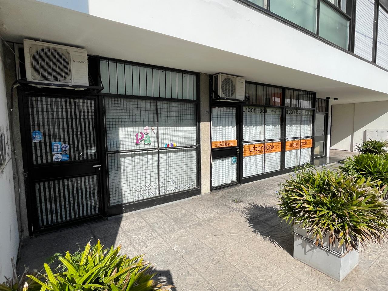 RIVADAVIA 73, entre Pellegrini y Garibaldi — foto 11